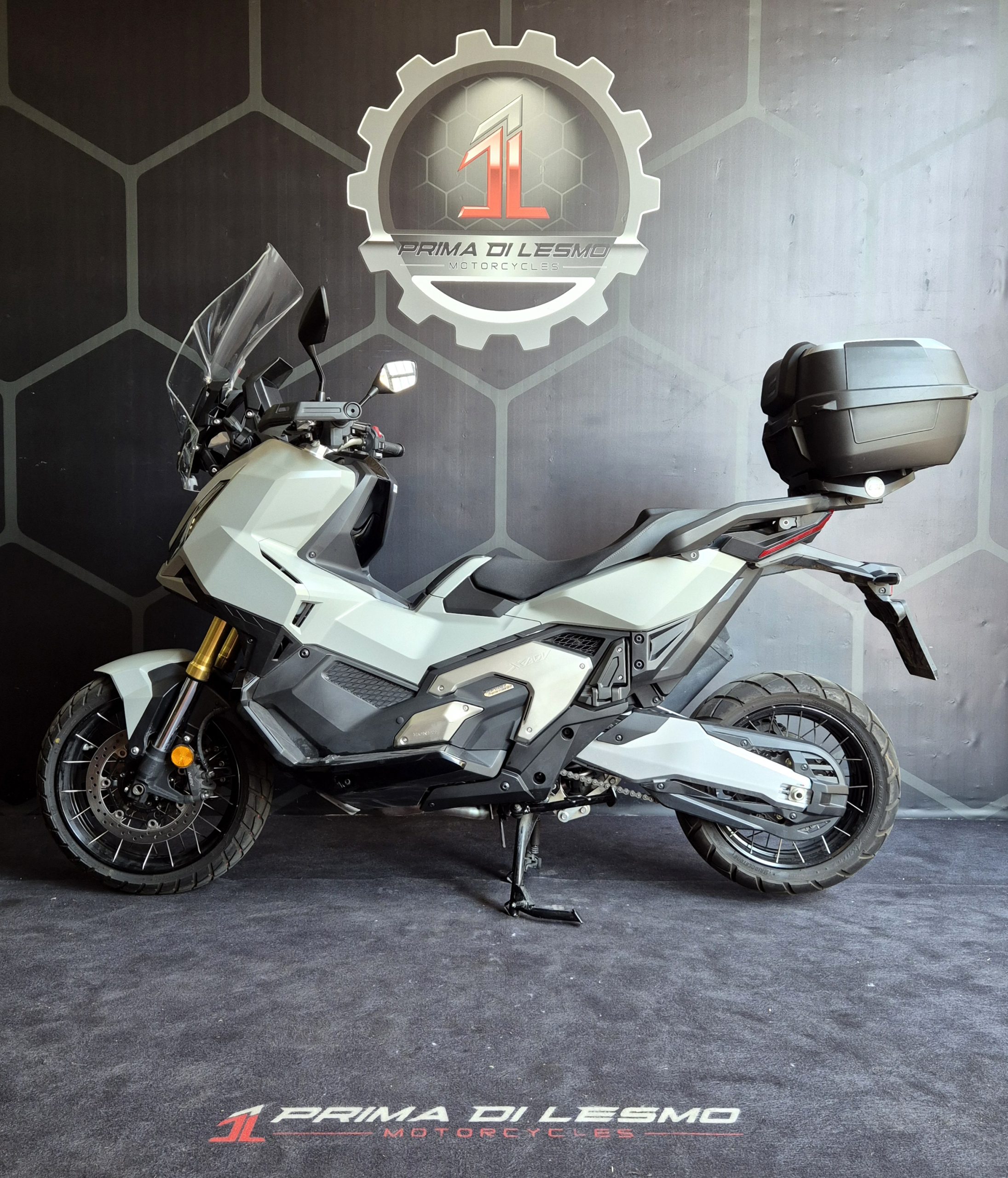 Honda X-ADV 750 DCT 2025 8.200KM - immagine 2